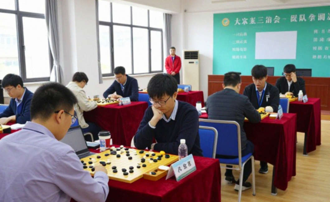 Nước 5.e5 trong Gambit Ý: vũ khí của kẻ nhớ bài, và cái bẫy dành cho người học vẹt