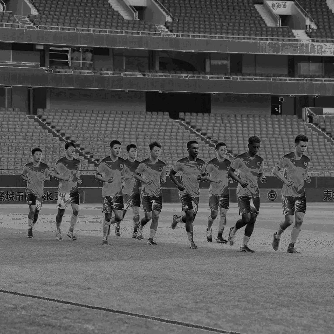 Bóng đá Việt Nam qua chín lớp phân tích: V.League, học viện trẻ và dòng tiền bản quyền