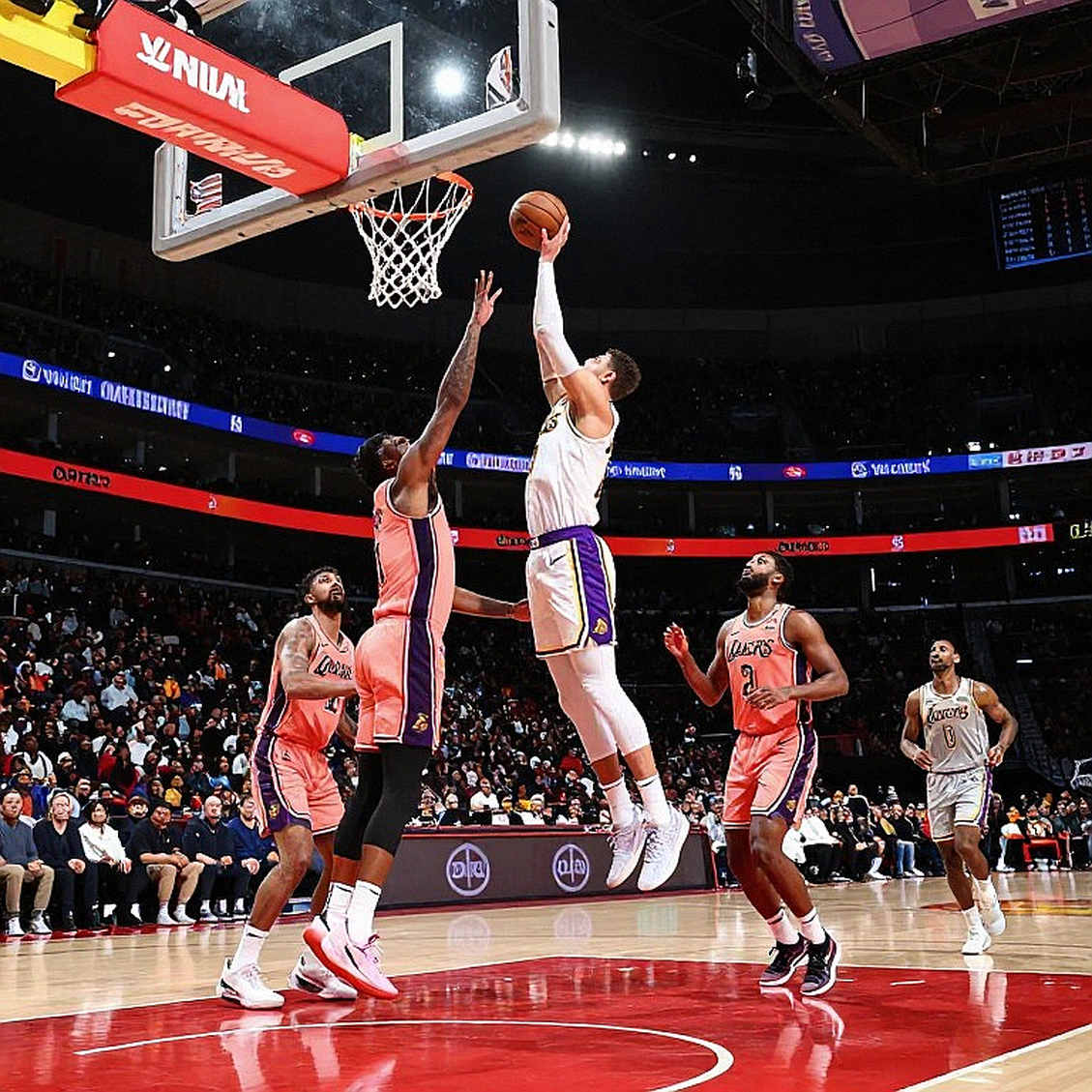 Rebound tấn công hiệp hai và câu “hãy bỏ trận này lại phía sau” của Djordjevic