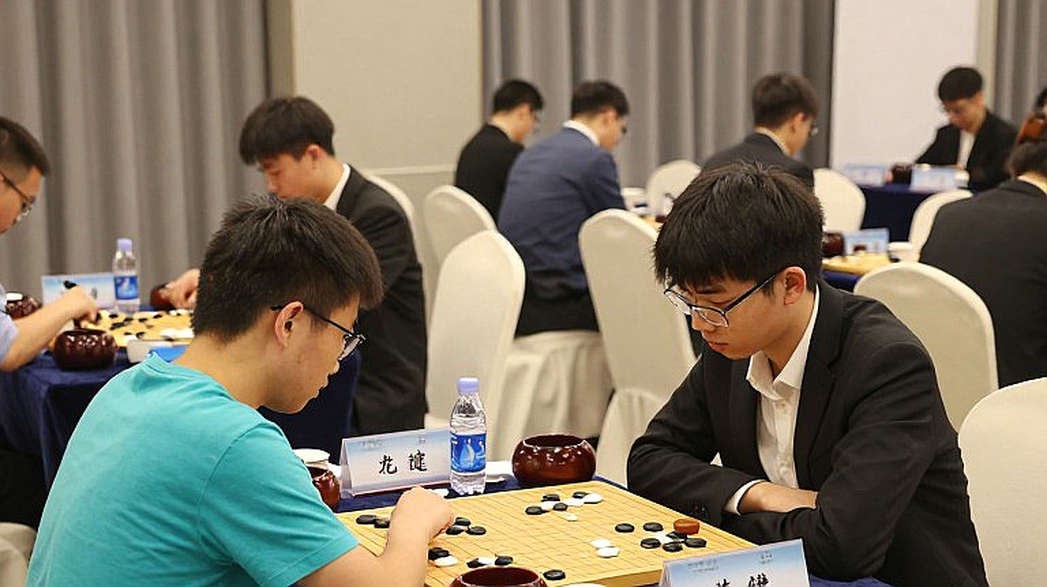 Gukesh – Sindarov: Carlsen đặt cán cân tâm lý và cảnh báo về thể thức vô địch Gukesh – Sindarov: Carlsen đặt cán cân tâm lý và cảnh báo về thể thức vô địch